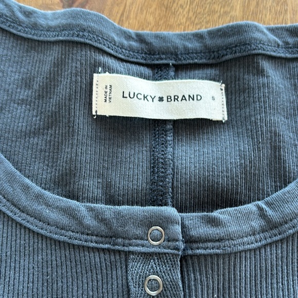 NWOT Lucky Brand Snap Up Henley - Picture 2 of 6